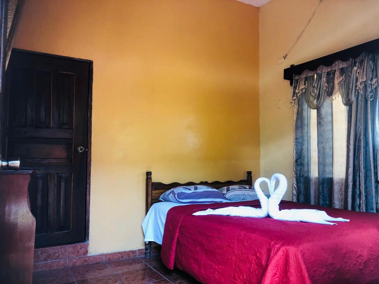 Hotel Marjenny Copan Exterior photo