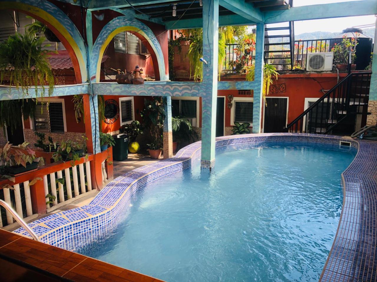 Hotel Marjenny Copan Exterior photo